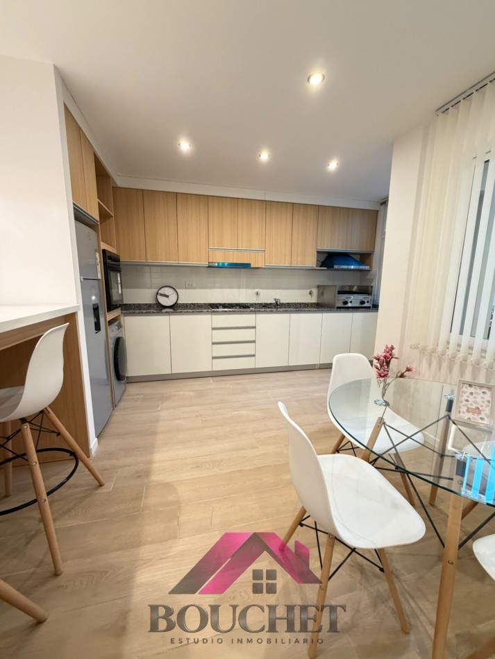 PH 3 AMBIENTES CON PATIO RECICLADO EN VENTA | CHAUVIN