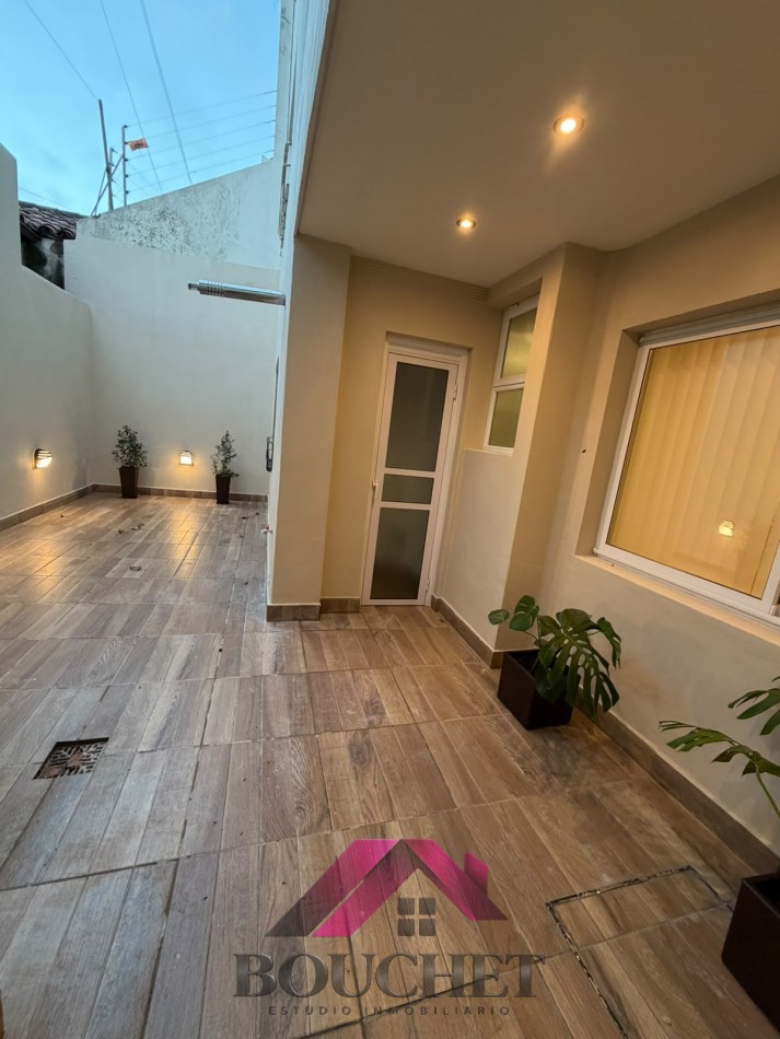 PH 3 AMBIENTES CON PATIO RECICLADO EN VENTA | CHAUVIN