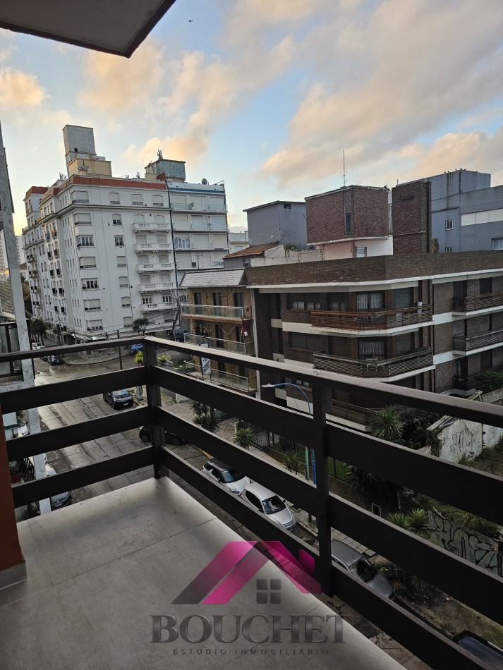 DEPARTAMENTO 2 AMBIENTES CON BALCON FRENTE AL MAR EN VENTA | PERLA SUR