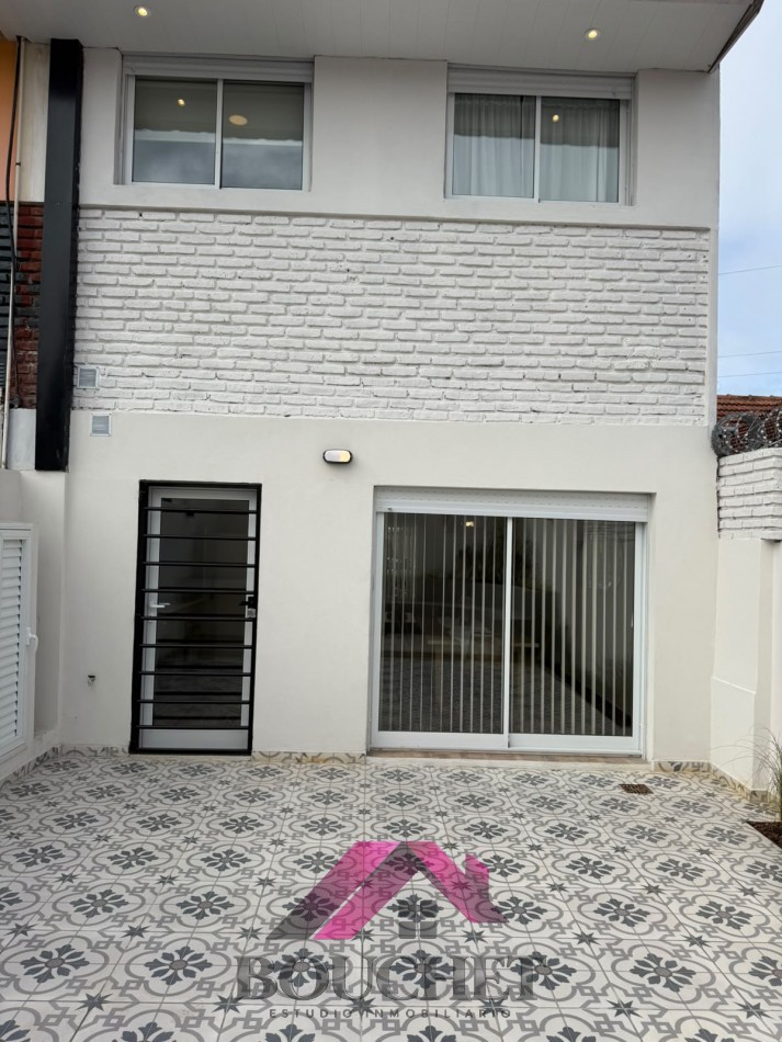 DUPLEX 4 AMBIENTES CON PATIO Y COCHERA RECICLADO EN VENTA | PARQUE LURO