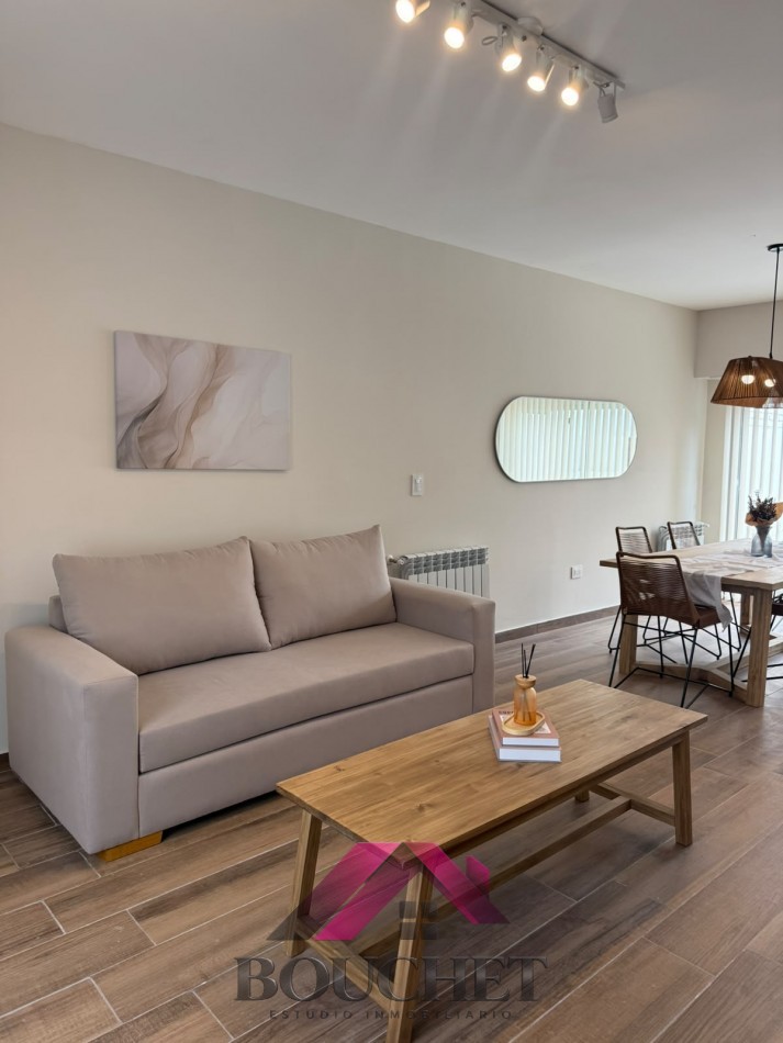 DUPLEX 4 AMBIENTES CON PATIO Y COCHERA RECICLADO EN VENTA | PARQUE LURO