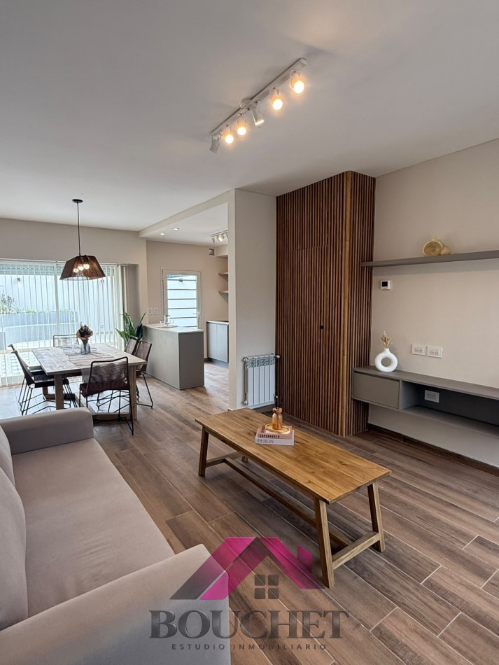 DUPLEX 4 AMBIENTES CON PATIO Y COCHERA RECICLADO EN VENTA | PARQUE LURO