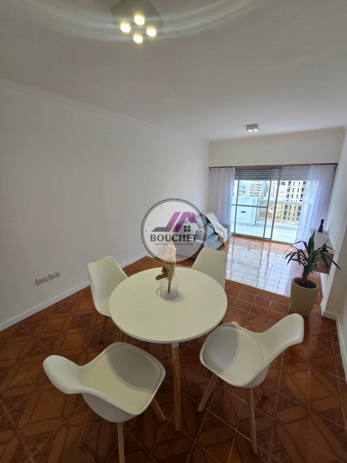 VENDO DEPARTAMENTO 2 AMBIENTES A LA CALLE CON COCHERA