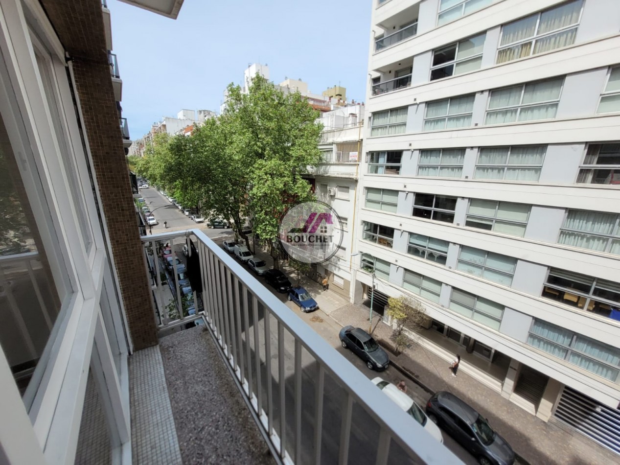 VENDO DEPARTAMENTO 3 AMBIENTES CON BALCON SALIENTE