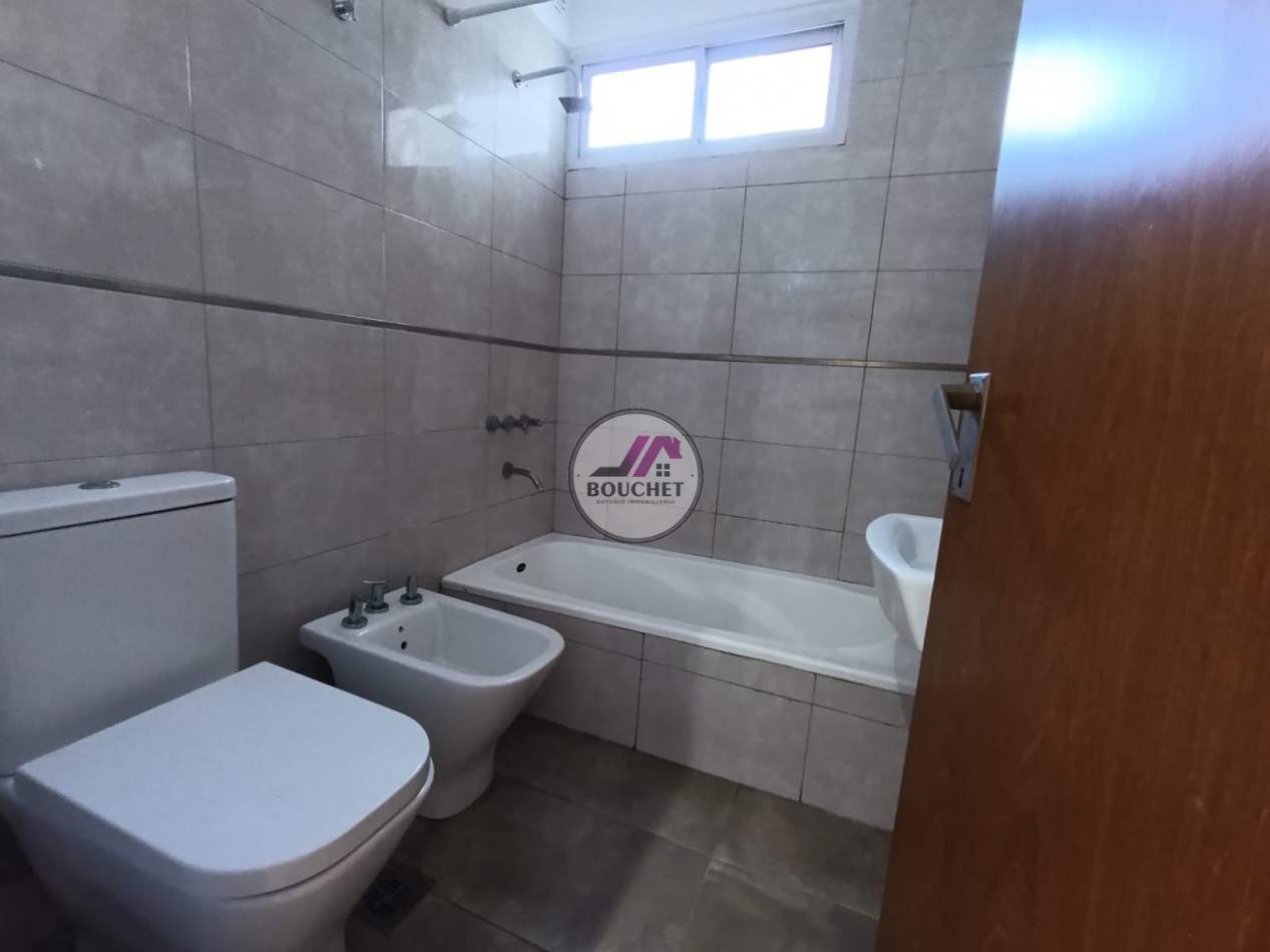 VENDO DEPARTAMENTO 3 AMBIENTES CON BALCON PLAZA MITRE