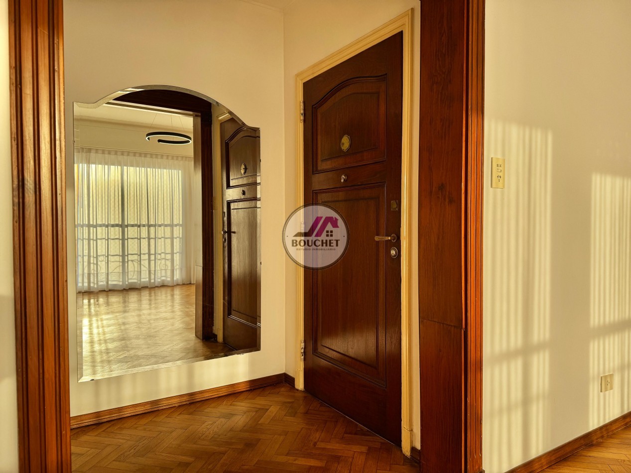 VENDO DEPARTAMENTO 4 AMBIENTES CON BAULERA Y BALCON