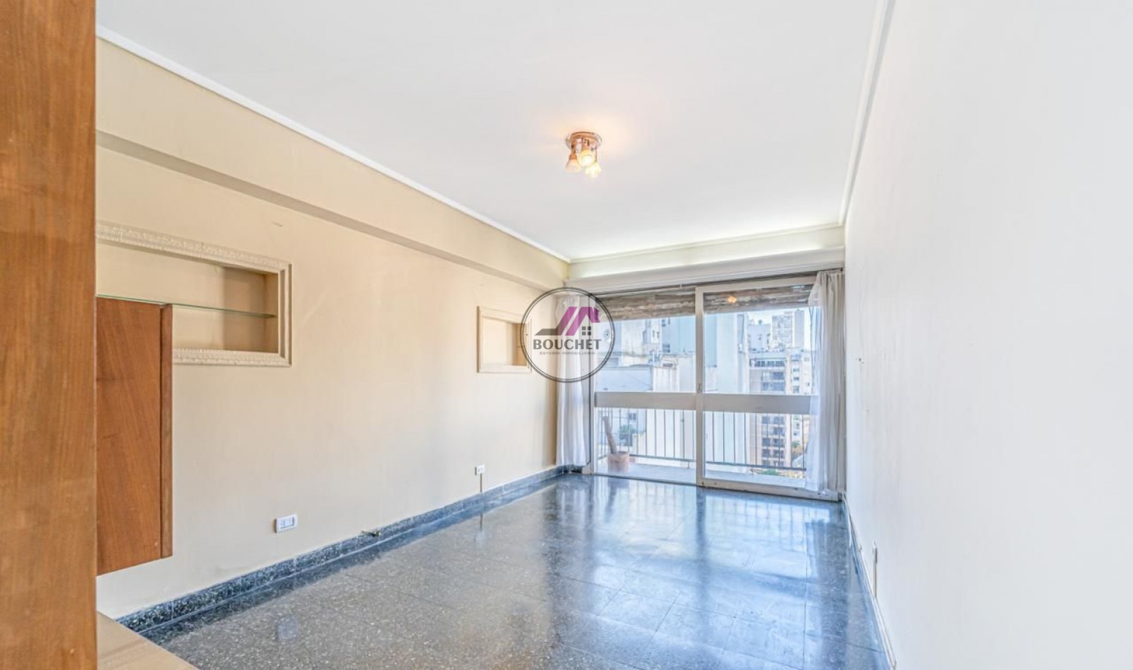 DEPARTAMENTO 2 AMBIENTES CON DEPENDENCIA Y COCHERA EN VENTA | PLAZA COLON
