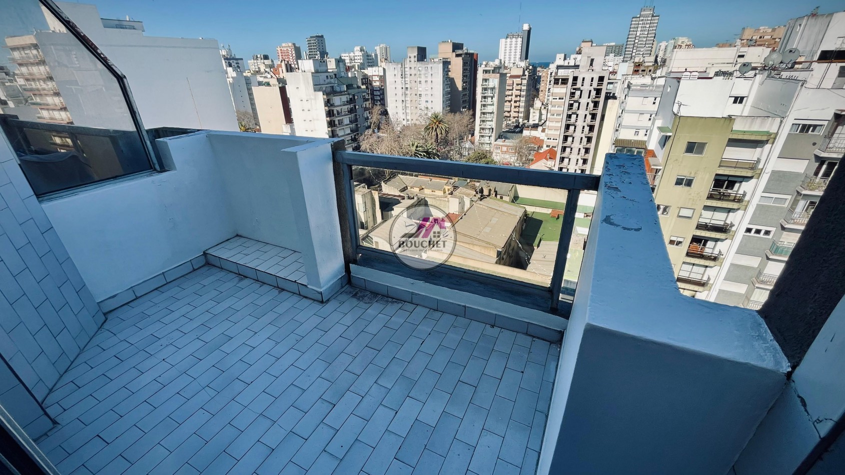 DEPARTAMENTO 2 AMBIENTES A LA CALLE BALCON Y COCHERA EN VENTA | LA PERLA