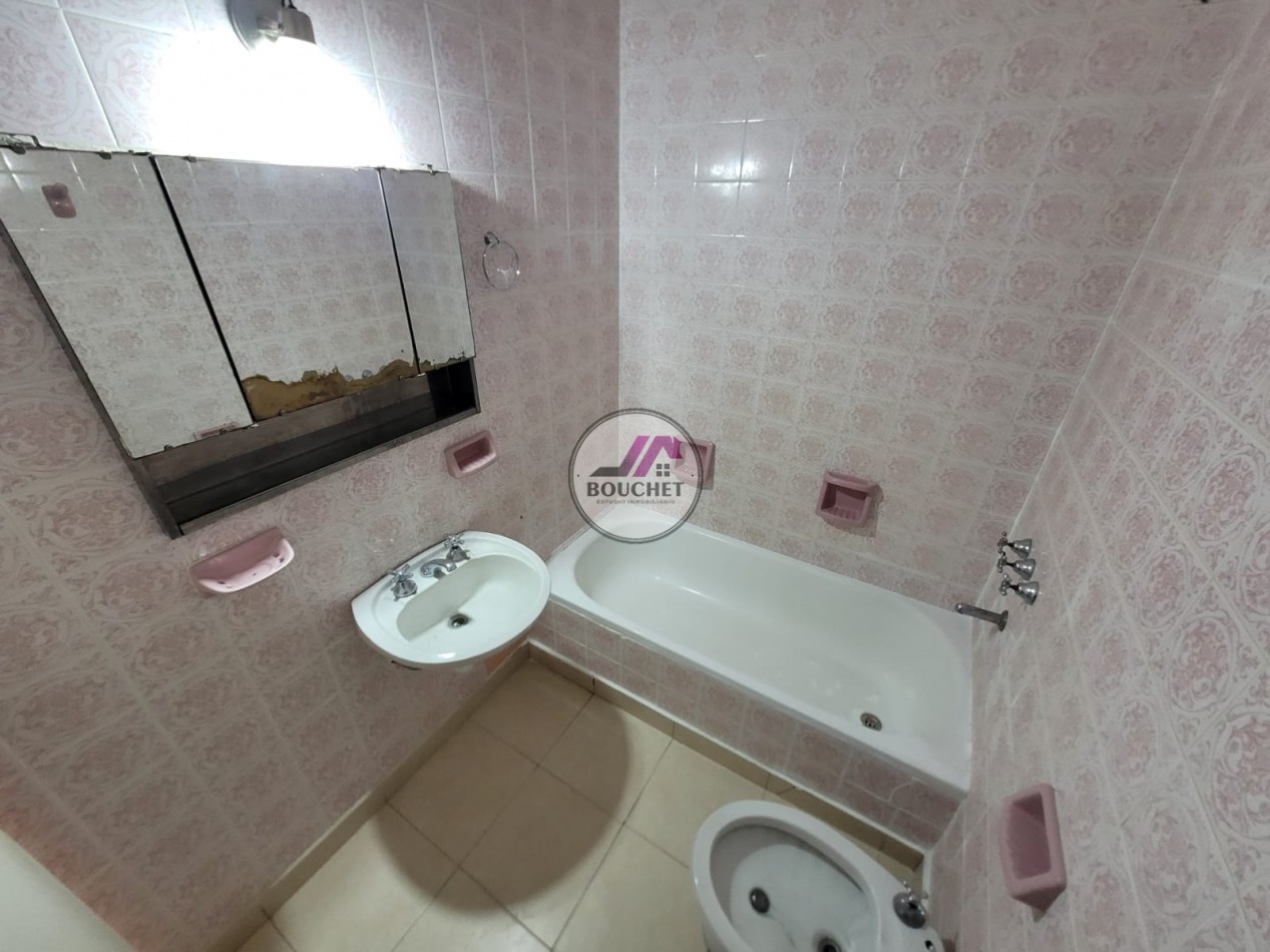 VENDO DEPARTAMENTO 2 AMBIENTES CON BALCON
