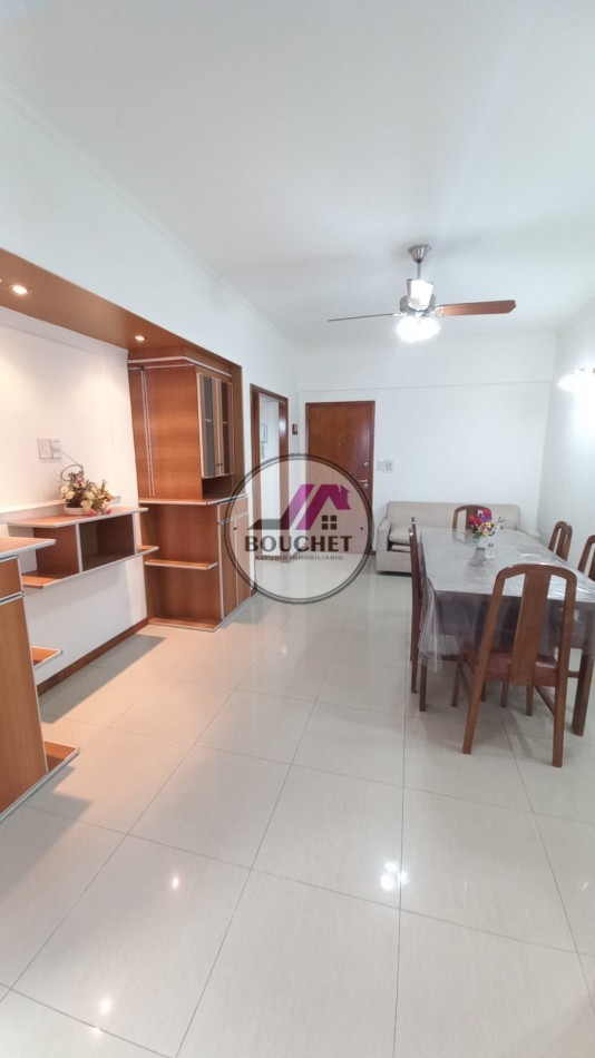 VENDO DEPARTAMENTO 2 AMBIENTES A LA CALLE CON BALCON