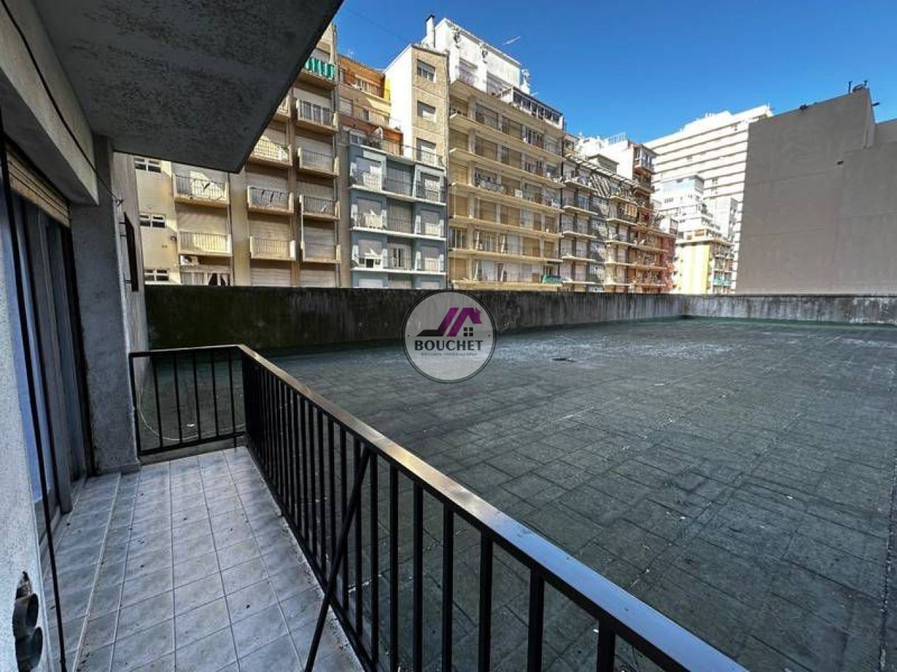 VENDO 2 AMBIENTES CON BALCON AL LATERAL CON BALCON 