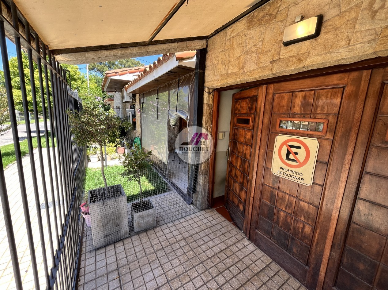 CHALET 5 AMBIENTES, GARAGE QUINCHO DOBLE Y JARDIN EN VENTA | PUNTA MOGOTES