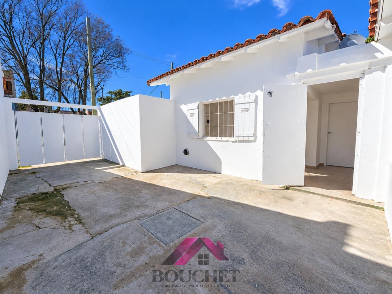 CASA 3 AMBIENTES CON PATIO Y GARAGE EN VENTA | LAS AVENIDAS
