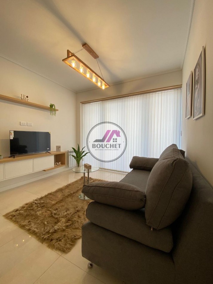 DEPARTAMENTO 3 AMBIENTES AL FRENTE CON BALCON EN VENTA| PLAZA COLON 