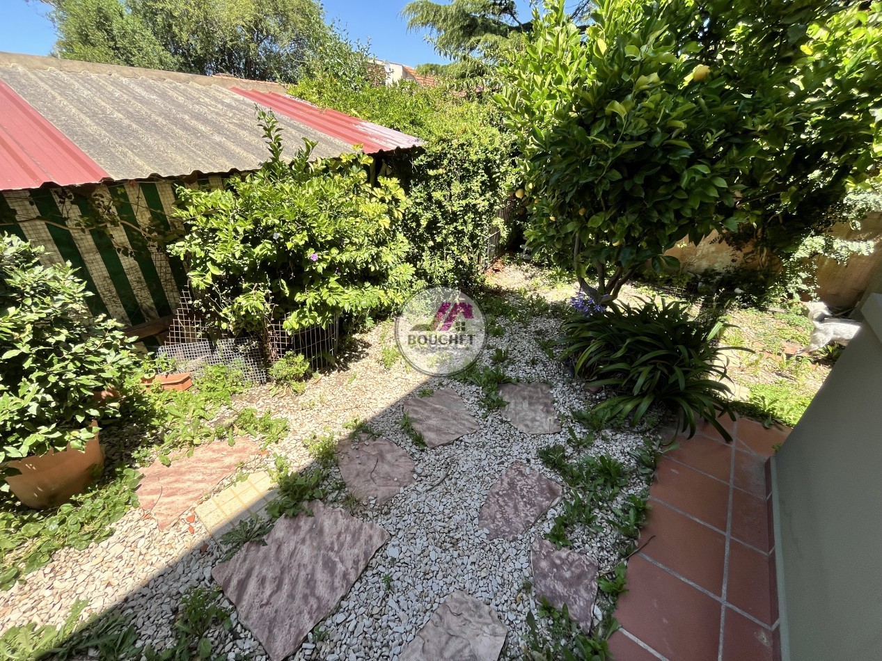 CHALET 5 AMBIENTES, GARAGE QUINCHO DOBLE Y JARDIN EN VENTA | PUNTA MOGOTES