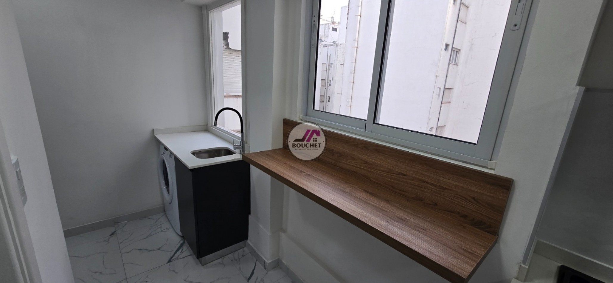 VENDO DEPARTAMENTO 2 AMBIENTES A LA CALLE CON BALCON