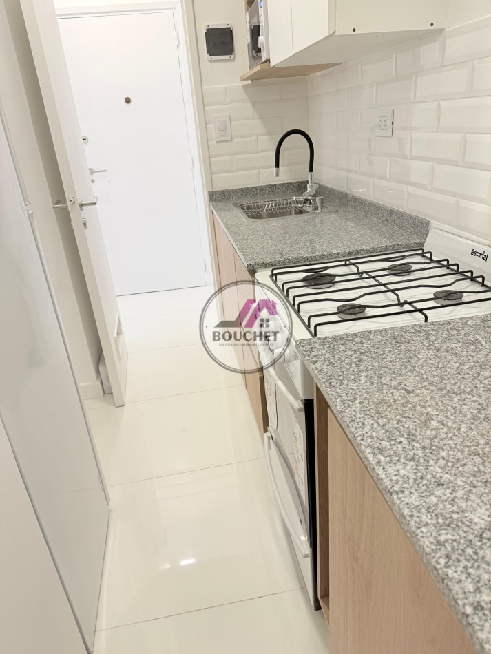 DEPARTAMENTO 2 AMBIENTE CON BALCON EN VENTA | PEATONAL CENTRO