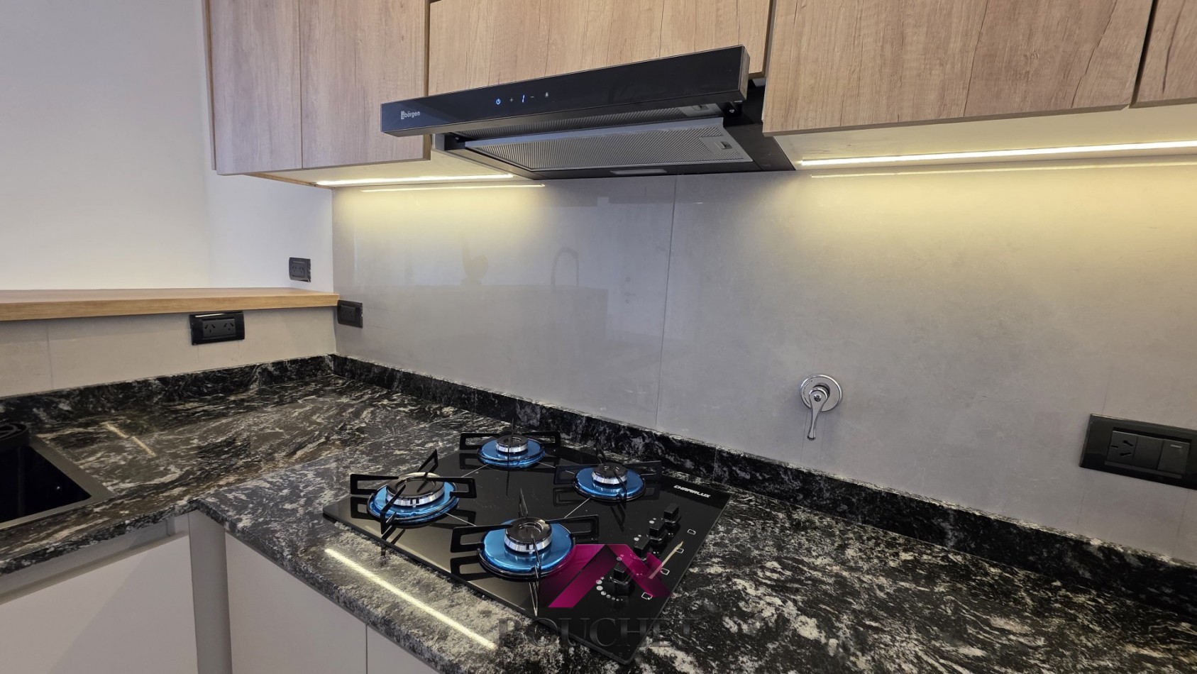 DEPARTAMENTO 3 AMBIENTES RECICLADO CON BALCON EN VENTA | PLAZA COLON