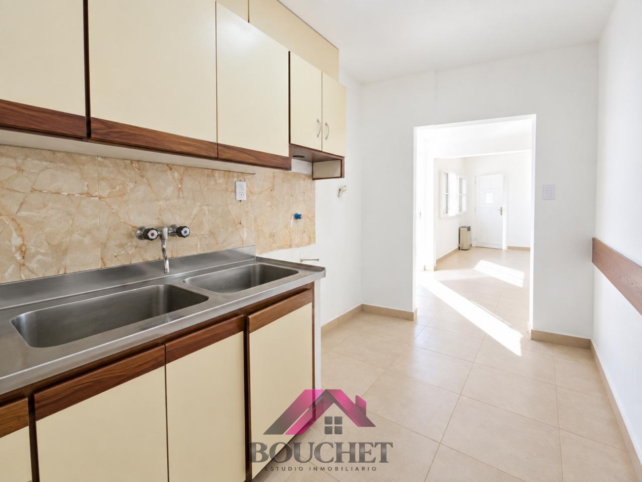 CASA 3 AMBIENTES CON PATIO Y GARAGE EN VENTA | LAS AVENIDAS