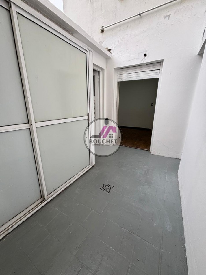 DEPARTAMENTO 2 AMBIENTE CON DEPENDENCIA Y PATIO EN VENTA | ZONA ALDREY