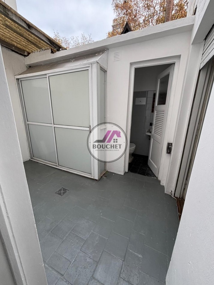 DEPARTAMENTO 2 AMBIENTE CON DEPENDENCIA Y PATIO EN VENTA | ZONA ALDREY