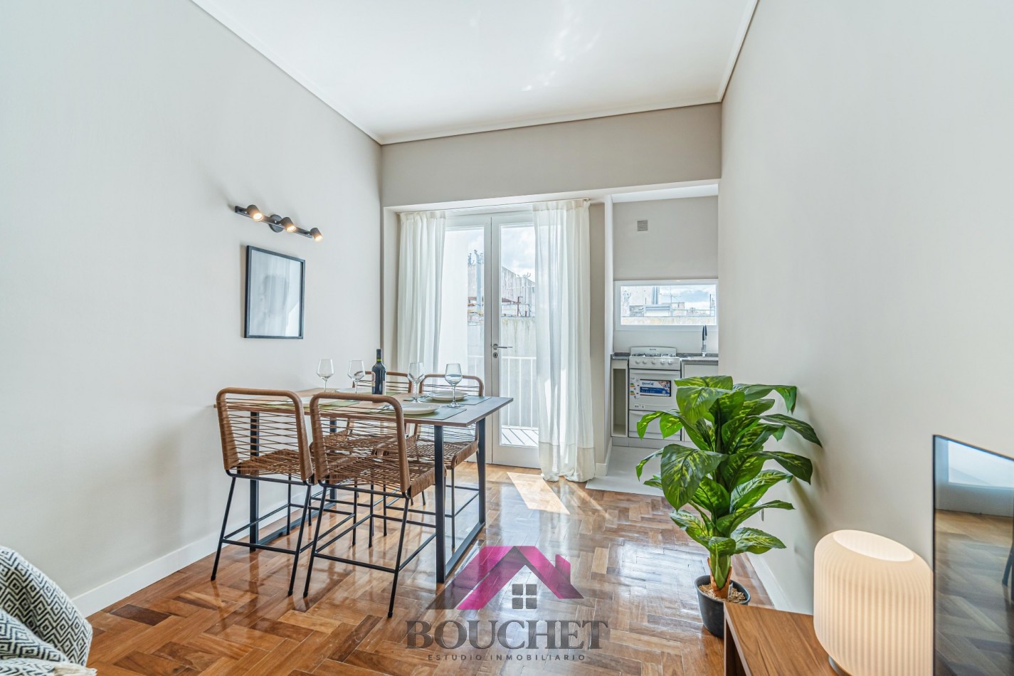 DEPARTAMENTO 2 AMBIENTES CON BALCON EN VENTA | CENTRO