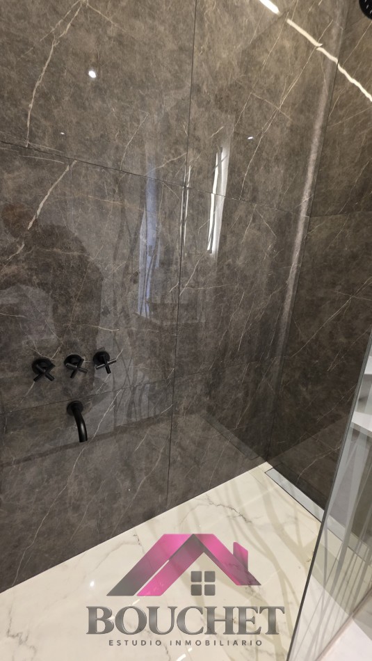 DEPARTAMENTO 3 AMBIENTES RECICLADO CON BALCON EN VENTA | PLAZA COLON