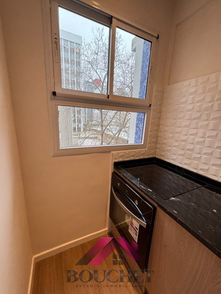 DEPARTAMENTO 1 AMBIENTE A LA CALLE EN VENTA | PLAZA COLON 