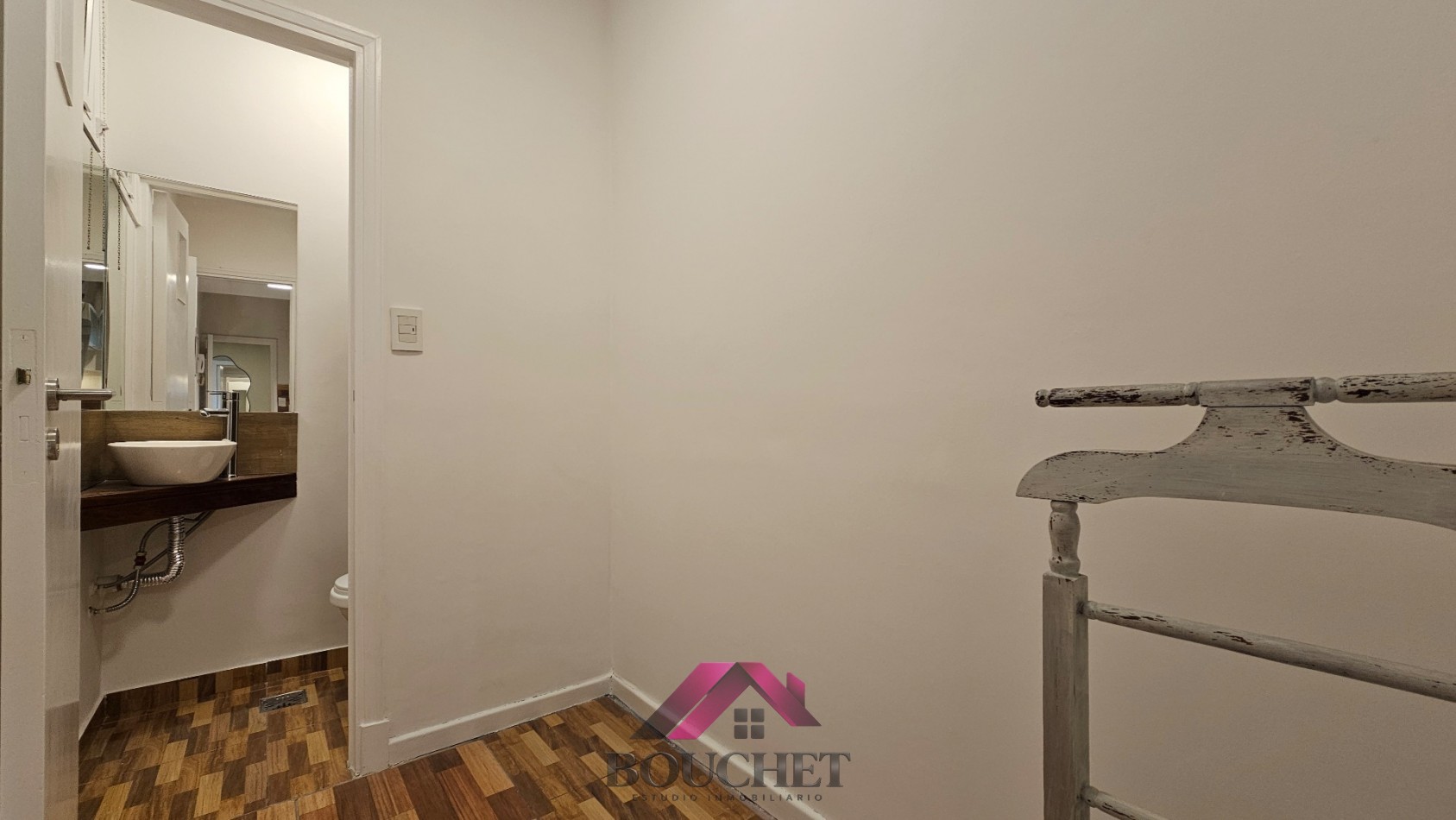 DEPARTAMENTO 2 AMBIENTES CON BALCON FRENTE A LA PLAZA EN VENTA | PLAZA COLON