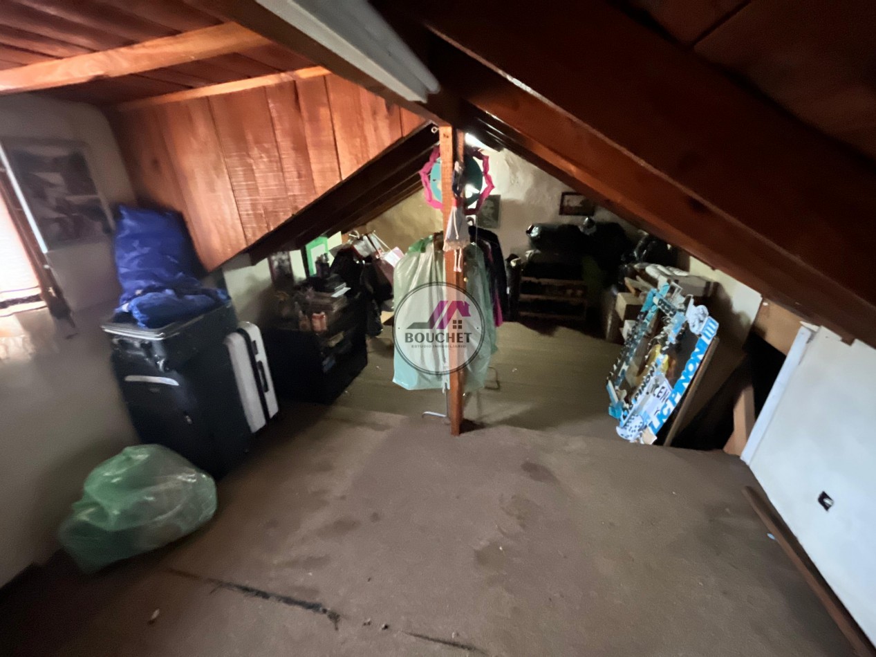 VENDO CASA 5 AMBIENTES CON PILETA EN LAS FAROLAS