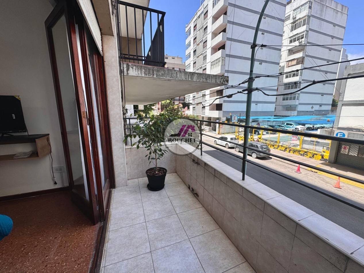 VENDO DEPARTAMENTO MONOAMBIENTE CON BALCON