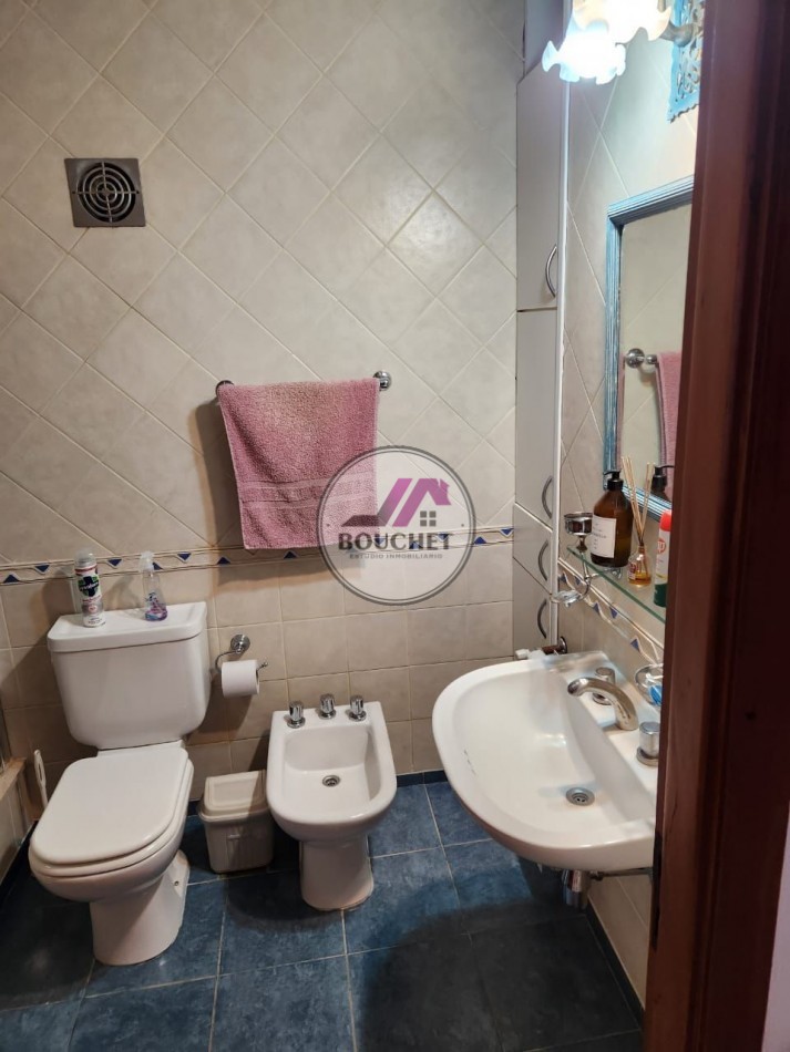 VENDO GRAN CHALET 4 AMBIENTES EN MIRAMAR
