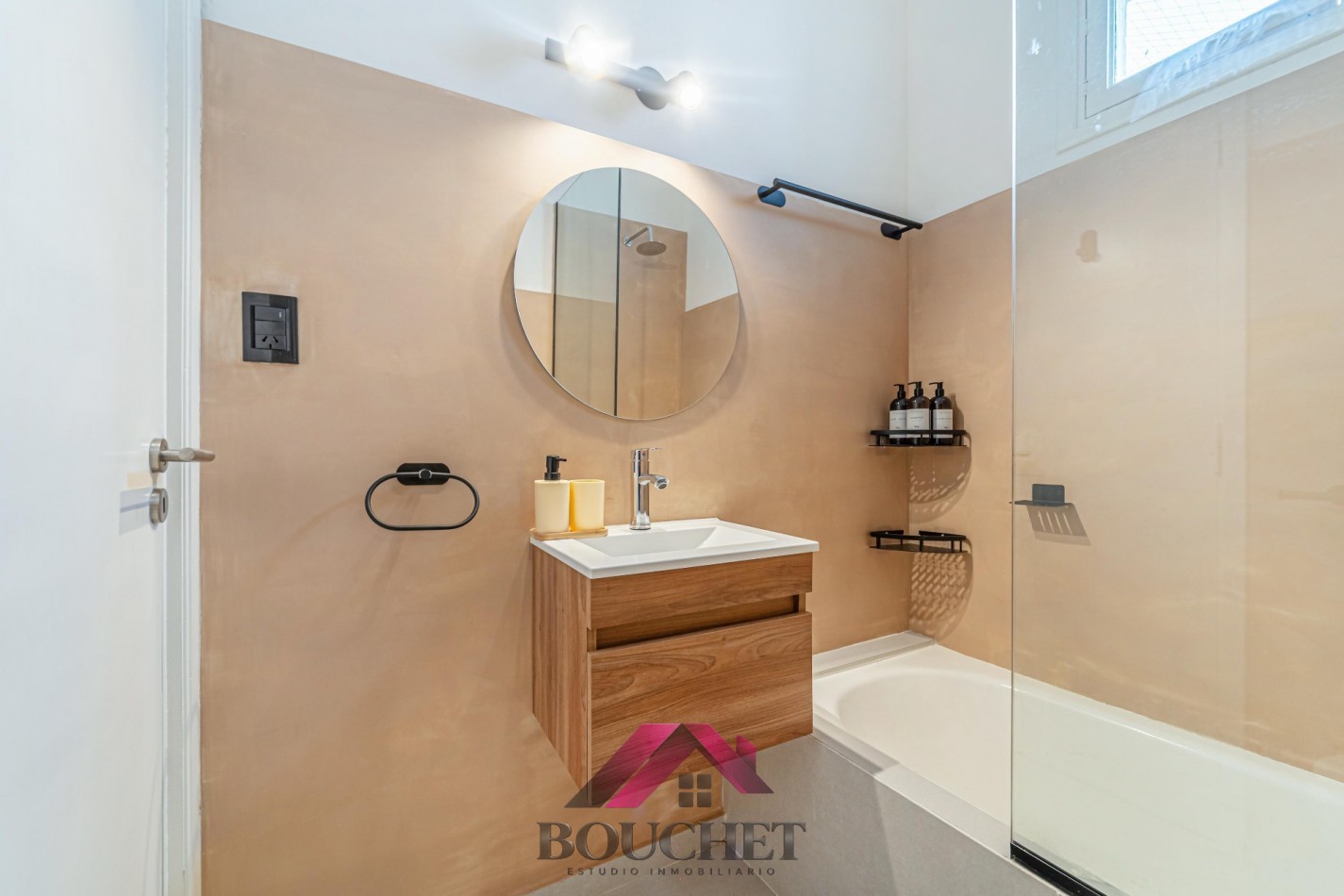 DEPARTAMENTO 2 AMBIENTES CON BALCON EN VENTA | CENTRO
