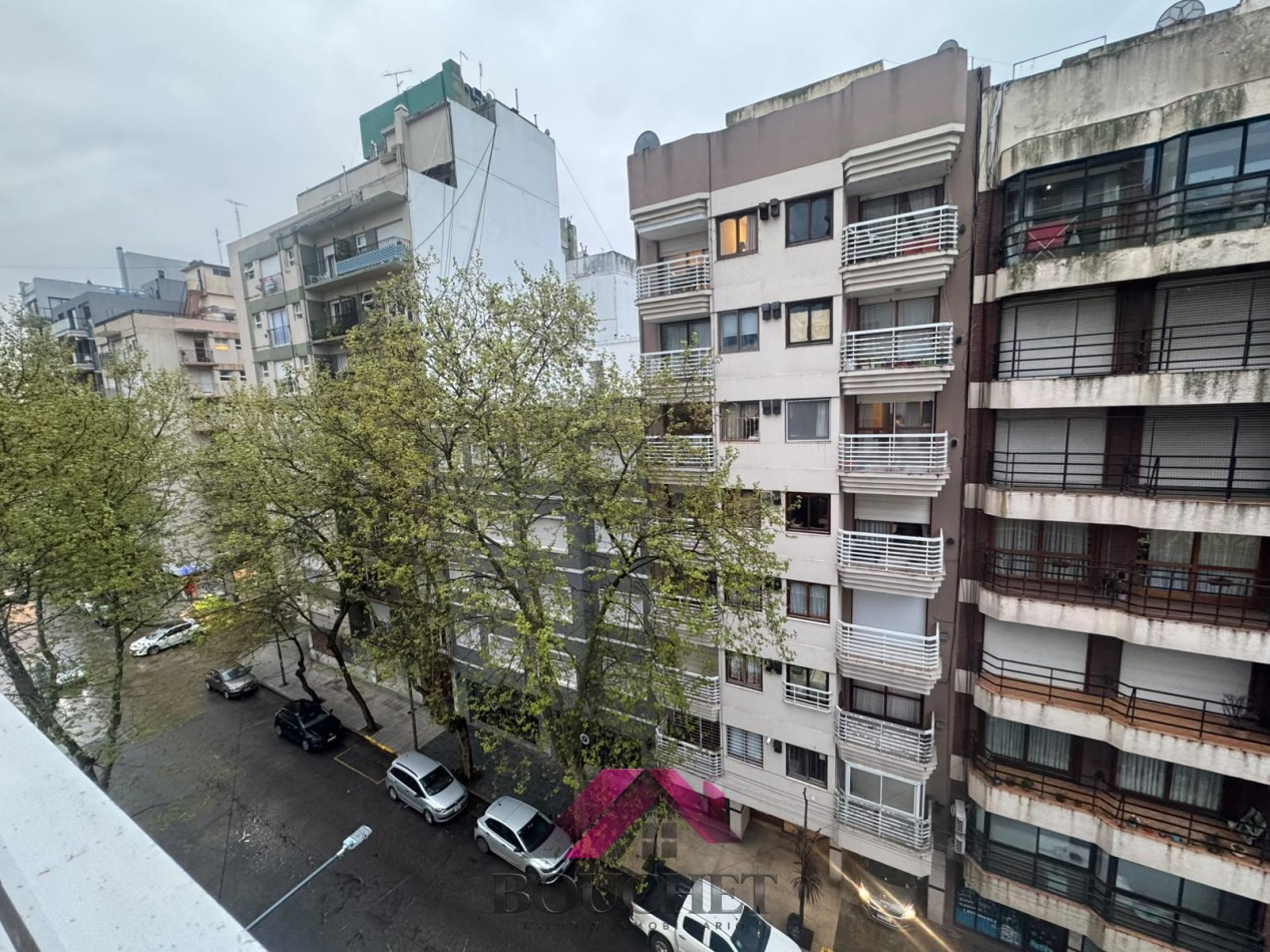 DEPARTAMENTO MONOAMBIENTE A LA CALLE EN VENTA | PLAZA COLON