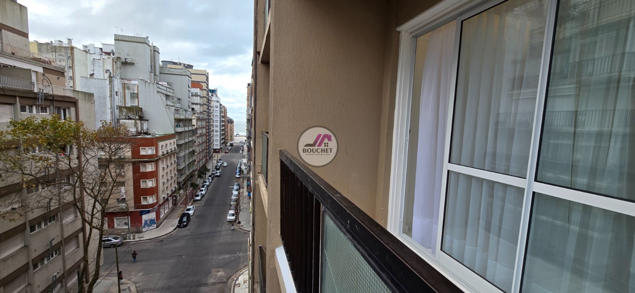 VENDO DEPARTAMENTO 2 AMBIENTES A LA CALLE CON BALCON
