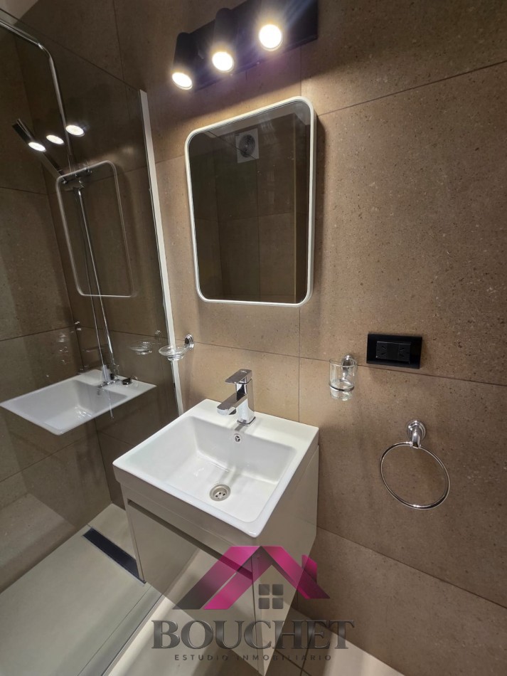 DEPARTAMENTO 3 AMBIENTES RECICLADO EN VENTA | CENTRO