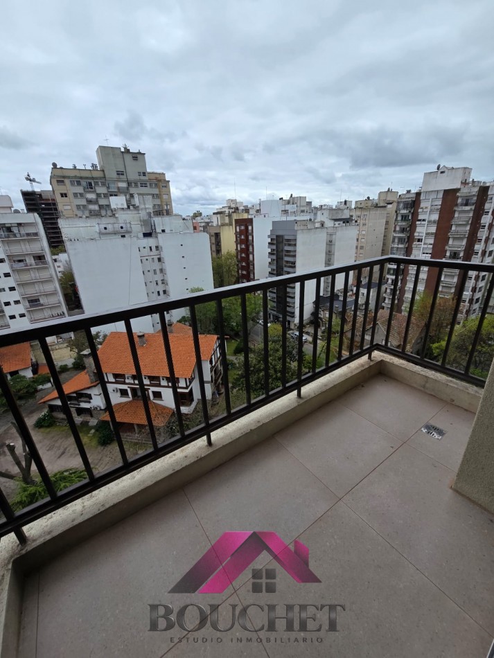 DEPARTAMENTO 2 AMBIENTES A LA CALLE Y BALCONES | PLAZA MITRE