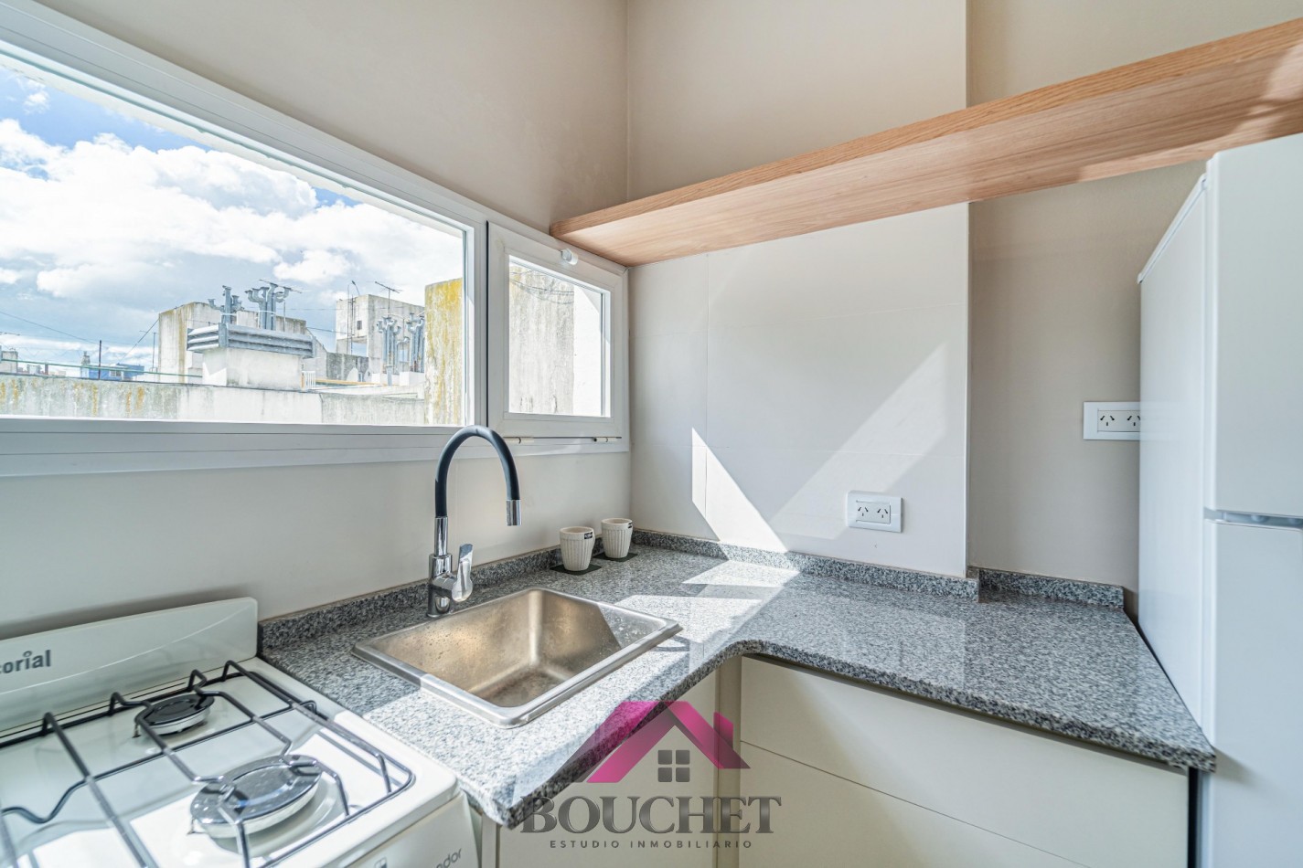 DEPARTAMENTO 2 AMBIENTES CON BALCON EN VENTA | CENTRO