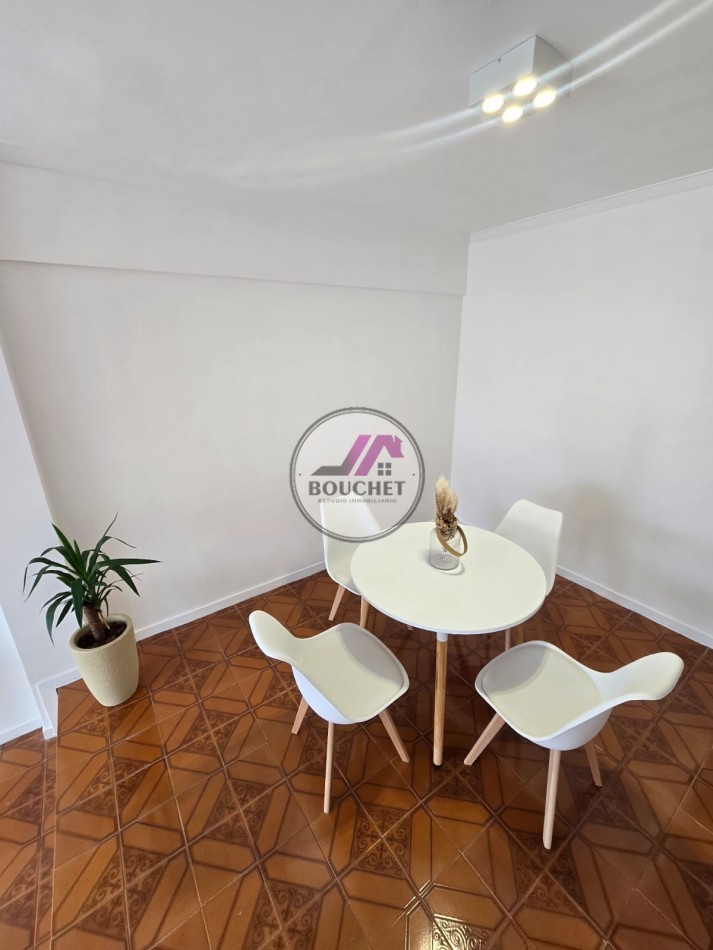 VENDO DEPARTAMENTO 2 AMBIENTES A LA CALLE CON COCHERA