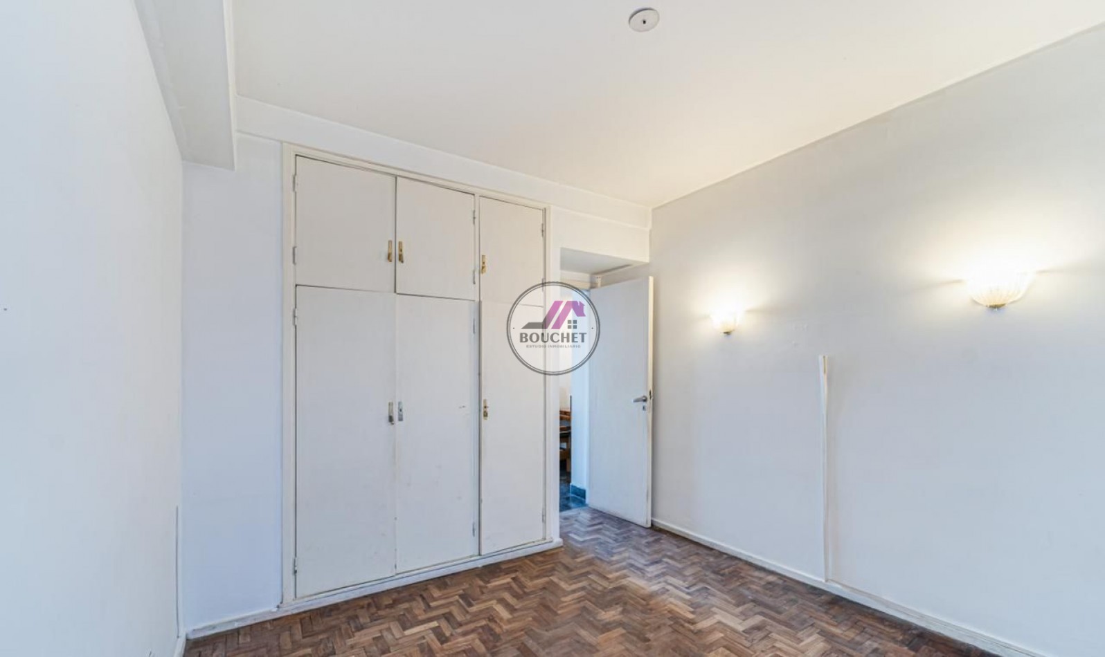 DEPARTAMENTO 2 AMBIENTES CON DEPENDENCIA Y COCHERA EN VENTA | PLAZA COLON