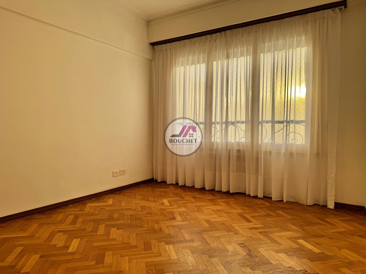 VENDO DEPARTAMENTO 4 AMBIENTES CON BAULERA Y BALCON