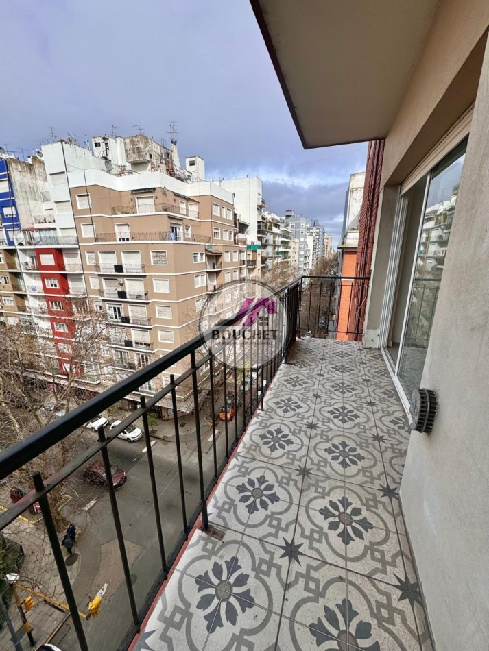 VENDO DEPARTAMENTO 2 AMBIENTES CON BALCON CORRIDO