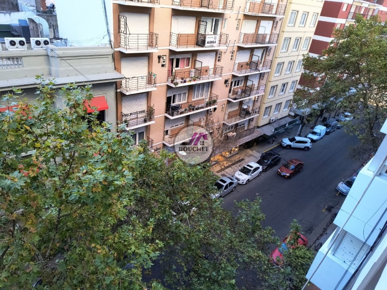 VENDO DEPARTAMENTO 2 AMBIENTES CENTRICO CON BALCON FRANCES