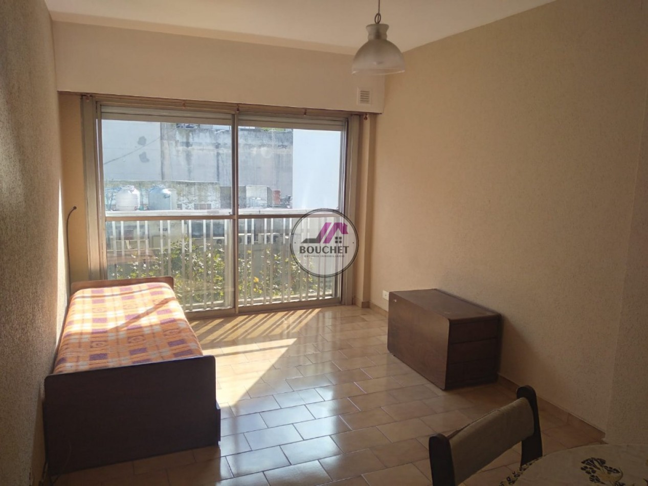 VENDO DEPARTAMENTO 2 AMBIENTES CENTRICO CON BALCON FRANCES