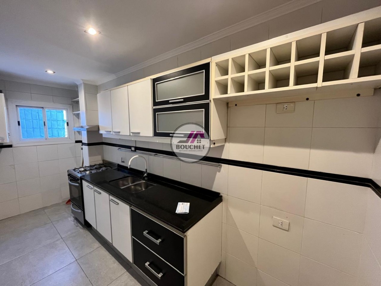 VENDO DEPARTAMENTO 3 AMBIENTES CON COCHERA PLAZA MITRE