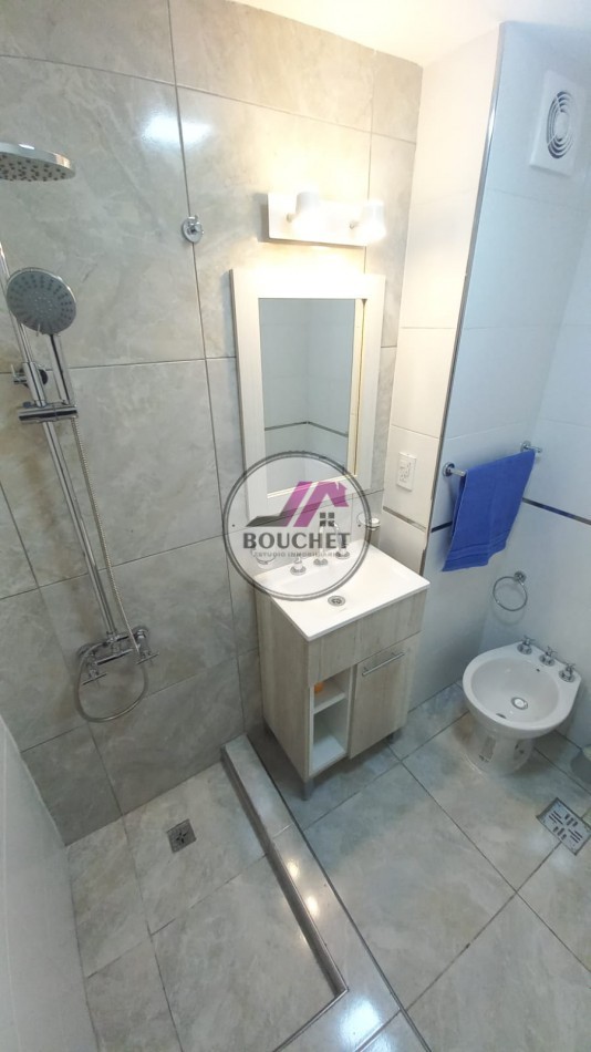 VENDO DEPARTAMENTO AMBIENTE Y MEDIO CON BALCON 