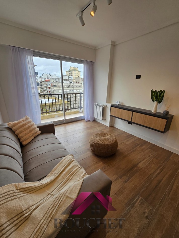 DEPARTAMENTO 2 AMBIENTES A LA CALLE Y BALCONES | PLAZA MITRE