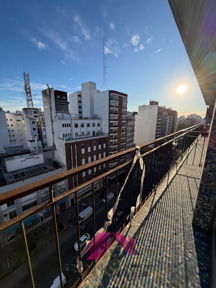 DEPARTAMENTO 1 AMBIENTE AL FRENTE CON BALCON EN VENTA | PLAZA MITRE
