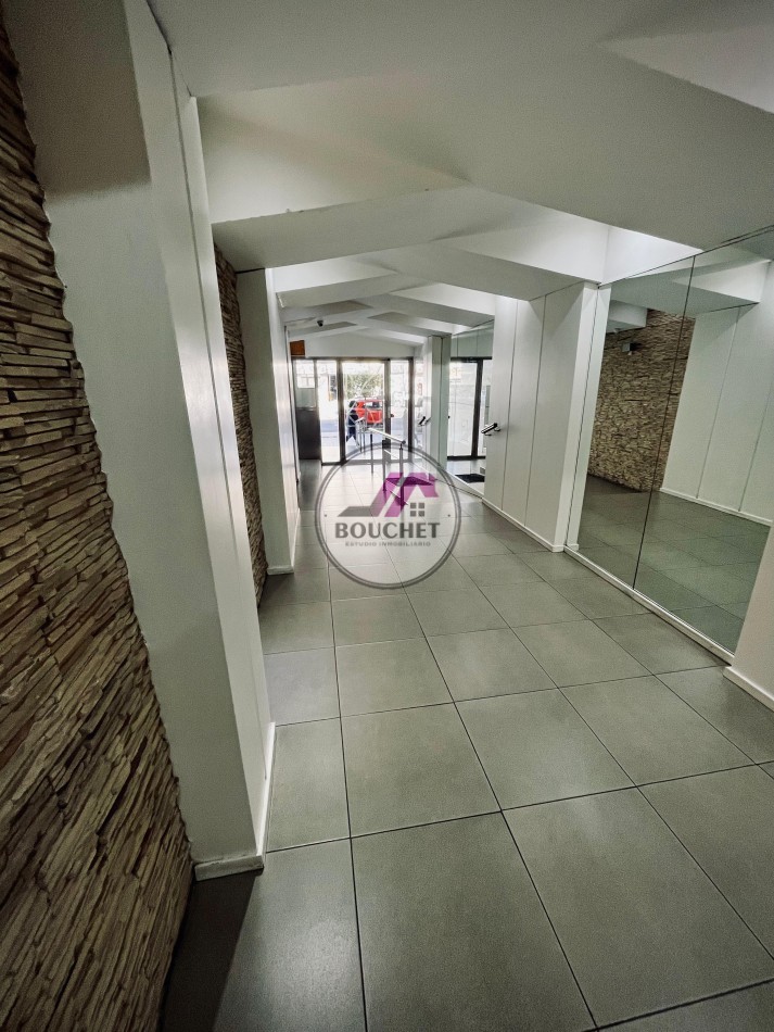 DEPARTAMENTO 2 AMBIENTES A LA CALLE BALCON Y COCHERA EN VENTA | LA PERLA