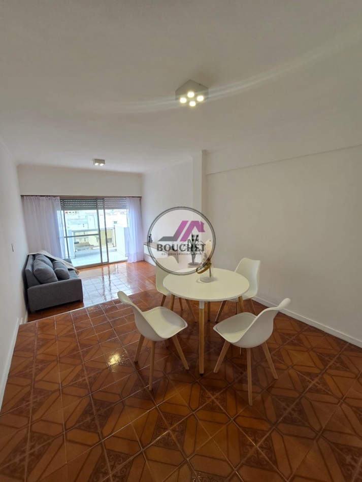 VENDO DEPARTAMENTO 2 AMBIENTES A LA CALLE CON COCHERA